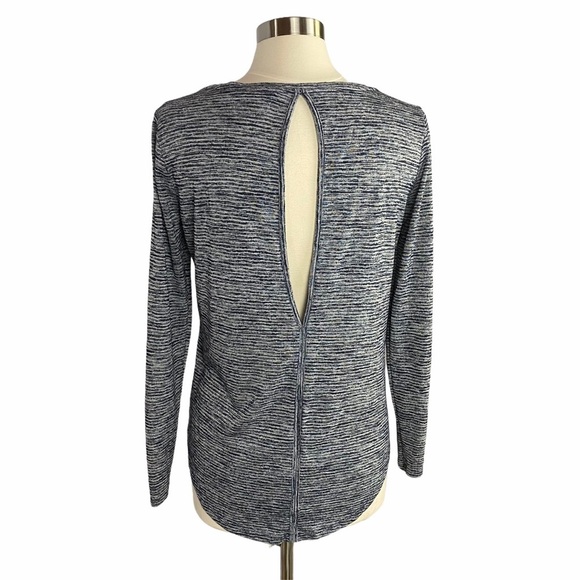 ATHLETA Long Sleeve Keyhole Top M - Picture 4 of 9